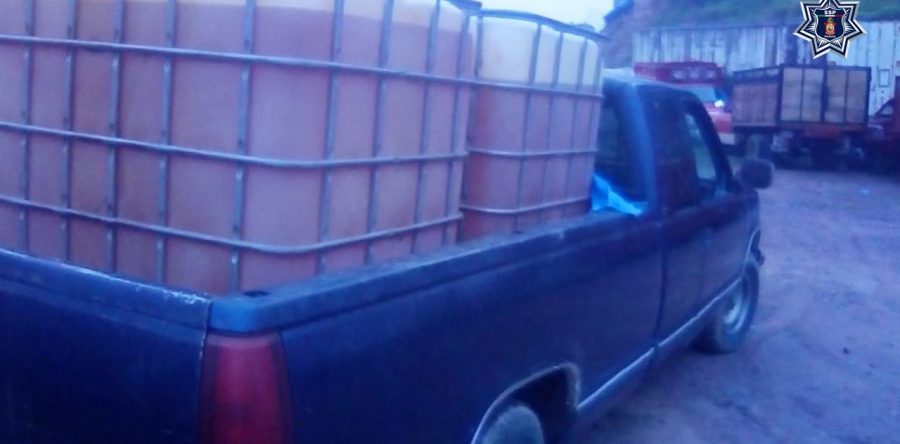 Asegura policía estatal en el Istmo 4 mil litros de hidrocarburo en tres vehículos abandonados