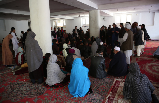 Atentado contra evento religioso en Kabul deja al menos 50 muertos