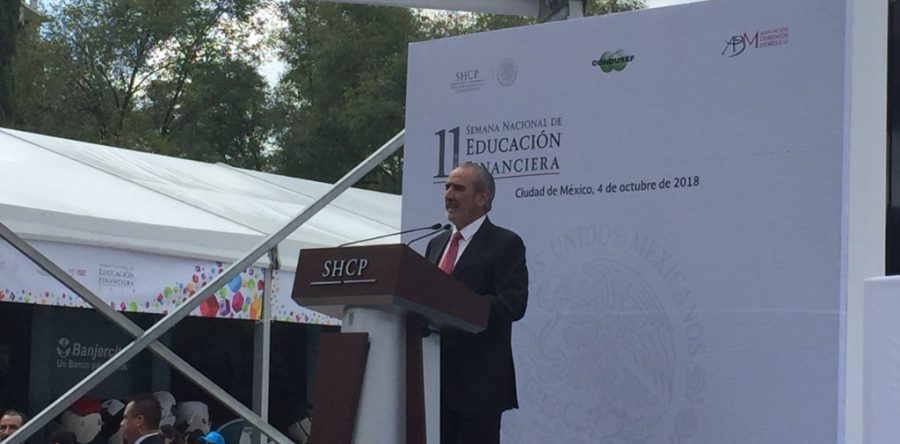 Banqueros niegan que haya “abusos” en comisiones bancarias