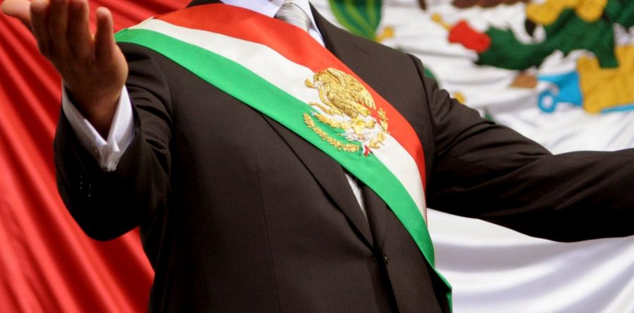 Congreso aprueba cambio de colores en Banda Presidencial para AMLO