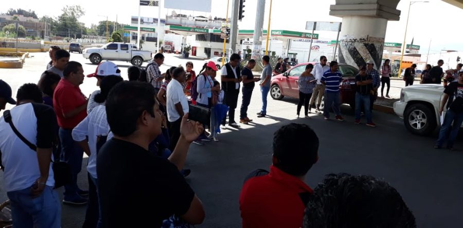 Conmemoran maestros 12 años de desalojo fallido