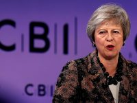 Defiende May ante empresarios acuerdo para ‘Brexit’