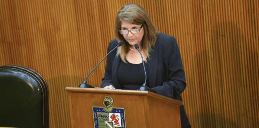 Diputada de Nuevo León cambia de partido tres veces en un mes
