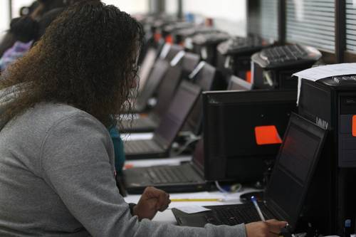 Disminuyó 38% número de empleos que pagan más de 5 salarios mínimos