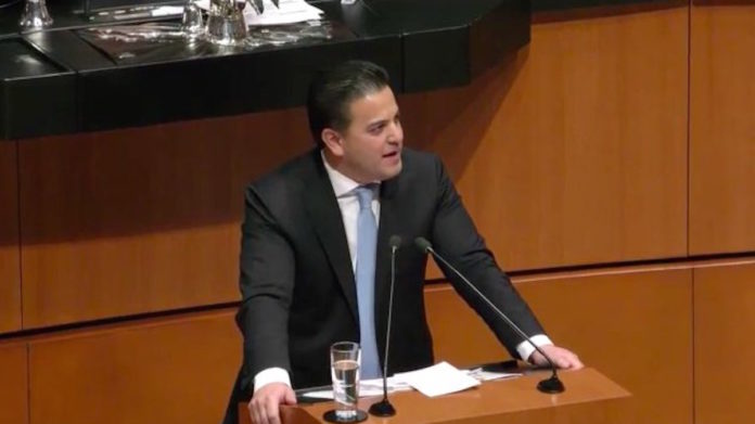 Damián Zepeda juega contra el PAN y en la cancha Morena-AMLO: Carlos Ramírez