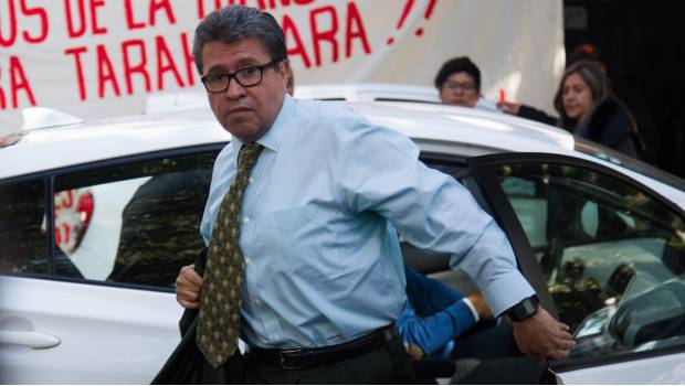 Dueños de bancos deben reflexionar sobre agravio al ciudadano: Monreal