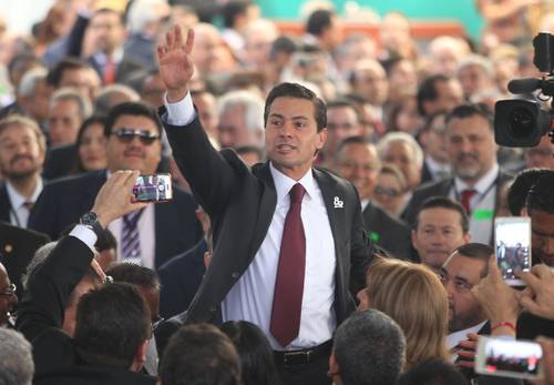 EPN pasó del Momento México al desacierto económico