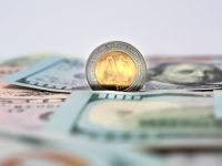 El ‘Sol’ sale para el peso; dólar baja a 20.80 en ventanilla bancaria