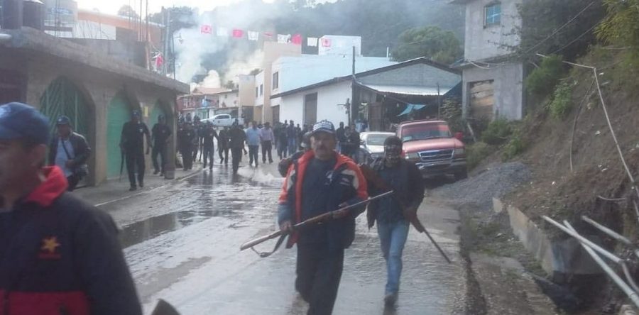 Grupo armado toma poblado en la sierra amapolera de Guerrero