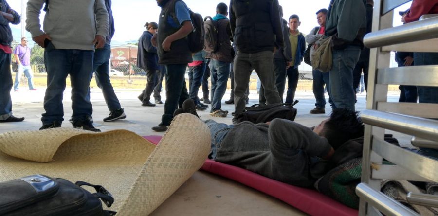 Pobladores de Xanaguía protestan en Ciudad Administrativa