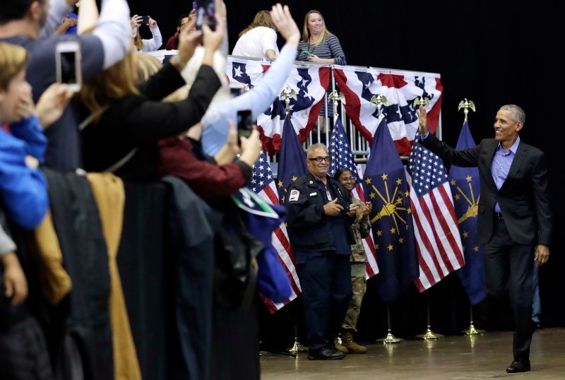 Trump sólo utiliza #CaravanaMigrante para política electoral: Barack Obama