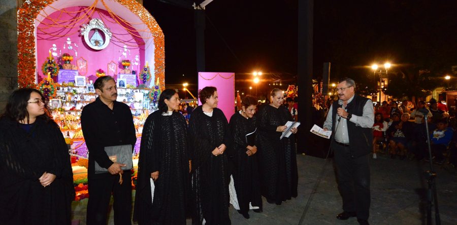 Oaxaqueños y turistas disfrutan de las leyendas de José María Bradomín