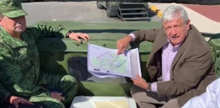 López Obrador visita base militar de Santa Lucía