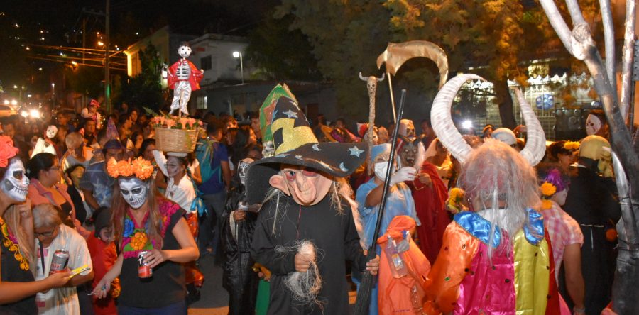 Magia, colores y música inundaron la capital en “¡Acéptalo, mueres por vivirlo!, Oaxaca Muertos 2018”