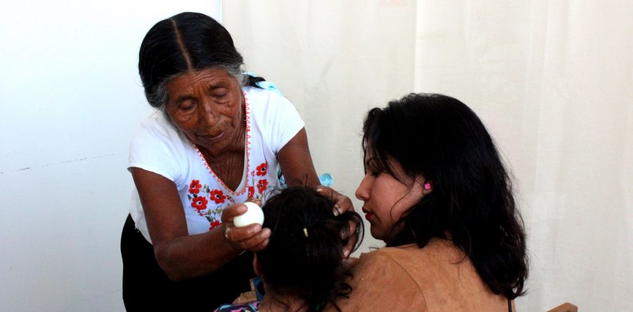 Realizan la primera feria de medicina tradicional y complementaria