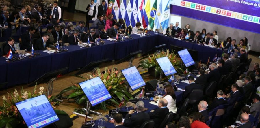 Participa hoy Peña en Cumbre Iberoamericana, en Guatemala