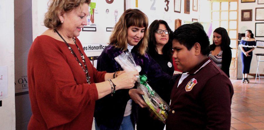 Premian a niñas y niños que participaron en el concurso  “Córtale a la violencia contras las mujeres”