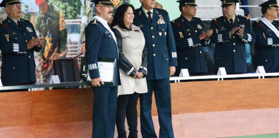 Recibe condecoración militar vinculado con Tlatlaya