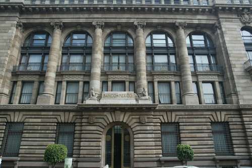 Sube BdeM tasa de interés a 8%