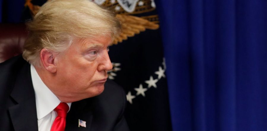 Trump dice no está “nada contento” con Jerome Powell: WP