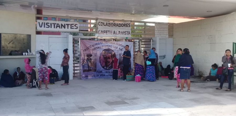 Protesta el FUDI en Ciudad Administrativa
