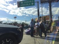 Marchan maestros de la Sección 22 al Congreso del Estado