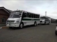 Retienen autobuses en Montoya para exigir salida de TUSUG en la zona