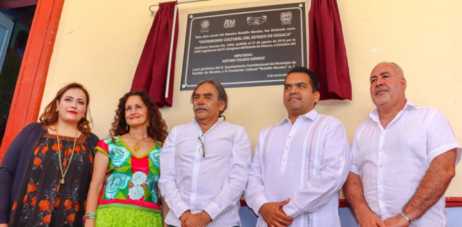 Devela Seculta placa de mural del maestro Rodolfo Morales