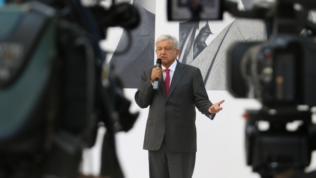 ‘Perdón y punto final’ de López Obrador genera controversia en Morena