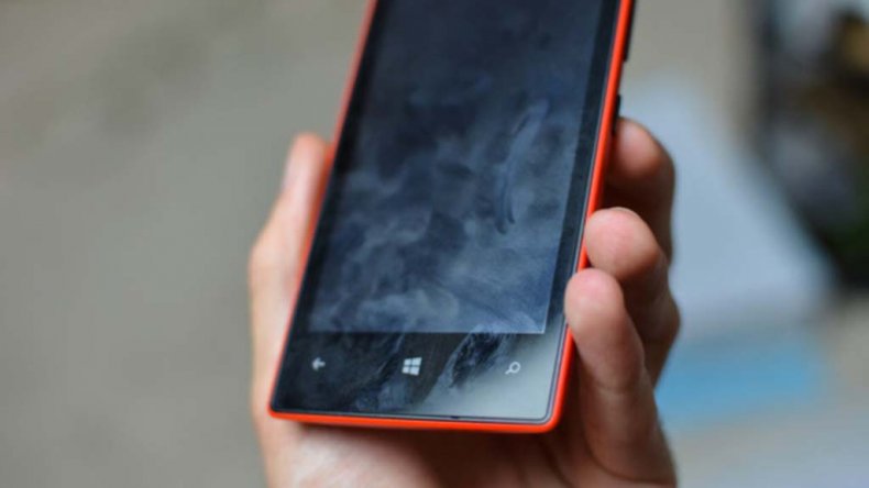 Tu celular tiene 7 veces más bacterias que la taza del baño