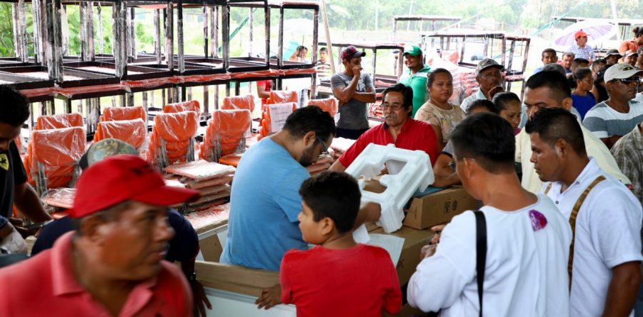 Invierte IEEPO 76.5 MDP en materiales, equipo y mobiliario para instituciones educativas