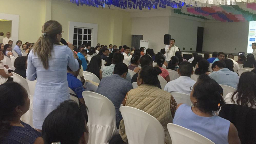 Fortalece IEEPO habilidades de docentes en lectura y escritura en lengua indígena