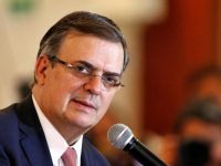 Confirma Ebrard: Trump y AMLO no han hablado del muro