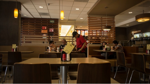 Salario mínimo debe llegar a 290 pesos diarios en 2024: Coparmex