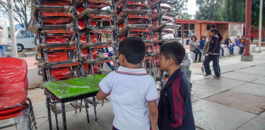 Entrega IEEPO mobiliario escolar al Internado “General de División Ignacio Mejía”