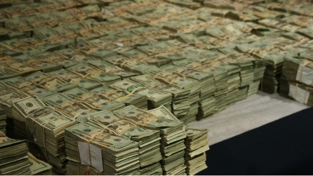 UIF podrá indagar cuentas de presuntos lavadores: Santiago Nieto