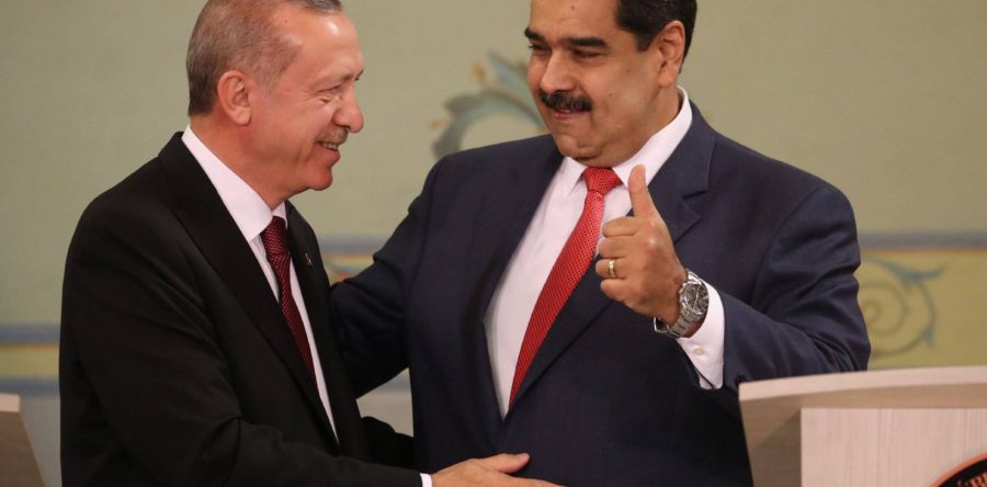 Turquía da un balón de oxígeno a Maduro con inversiones y apoyo político
