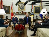 Trump y los líderes demócratas se enzarzan en una acalorada discusión ante las cámaras