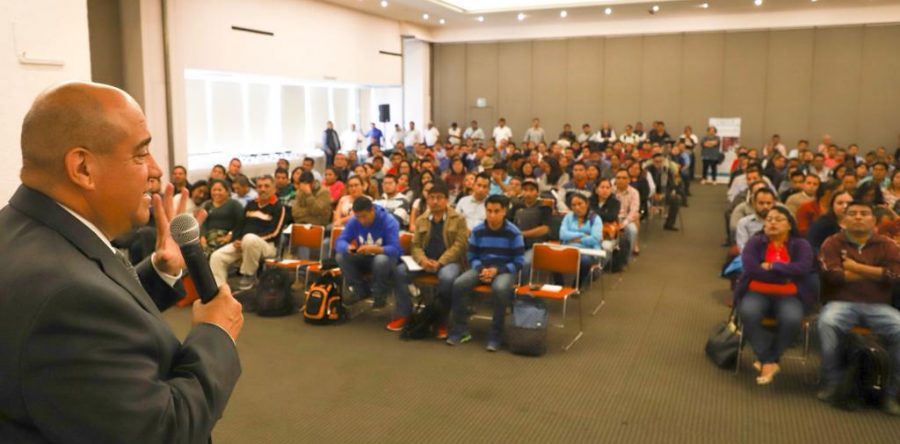 Entrega IEEPO estímulos a docentes y coordinadores  de alimentación de 890 escuelas