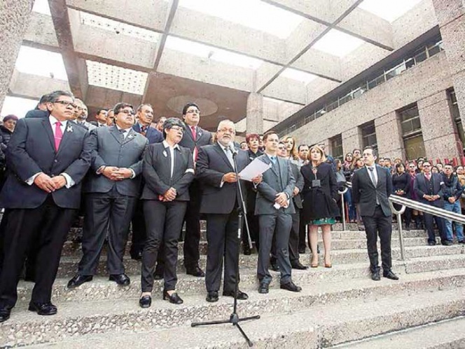 Ajustan sin recortar sus salarios; prevé ahorrar 5 mil mdp en 2019