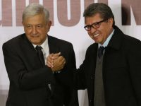 López Obrador aborda con colaboradores Ley de Ingresos y caso Puebla