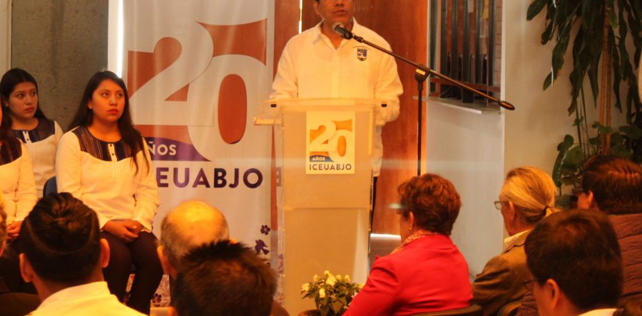 Participar en la transformación del país con sed de conocimiento, exhorta Rector UABJO