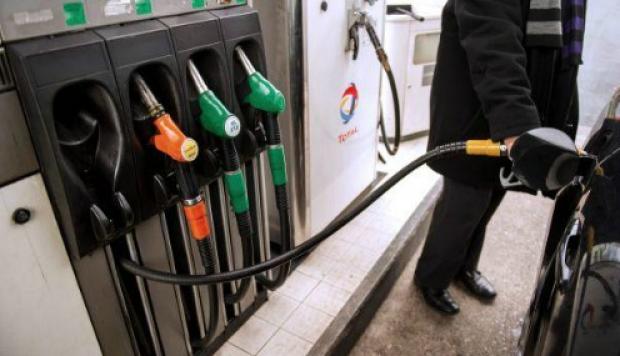 En medio de protestas, Francia posterga ‘gasolinazo’ por 3 meses