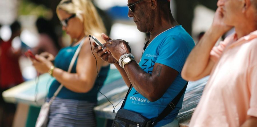 Servicio de internet en móviles arranca en Cuba