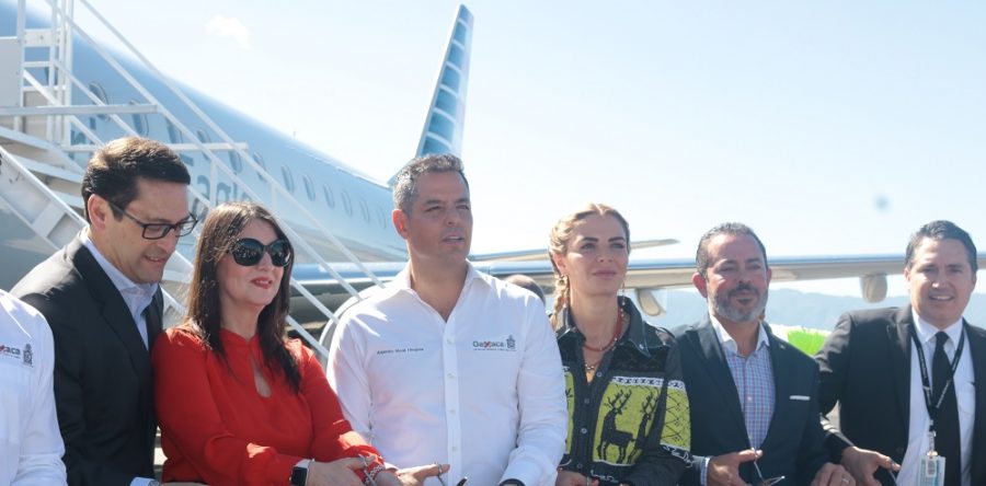 Inaugura Alejandro Murat la ruta aérea Dallas-Oaxaca-Dallas de la aerolínea American Airlines