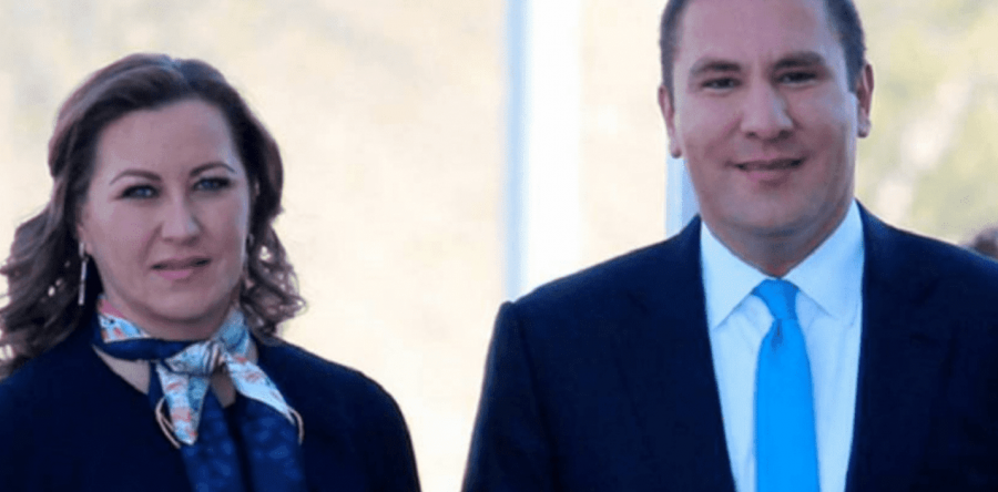 Gracias a todos, a mí familia y a mis amigos: Alfredo Martínez de Aguilar