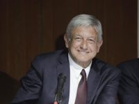 AMLO en Palacio Nacional 4.- Presidencia retro-posmoderna: Carlos Ramírez