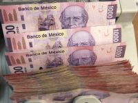 El peso pierde de última hora y dólar regresa a $20 en bancos