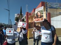 Familiares de Ivanna Mingo protestaron en el CCCO a dónde llegará AMLO