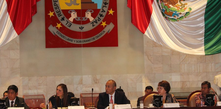 Alto al pirataje y corrupción en el transporte público, piden diputados